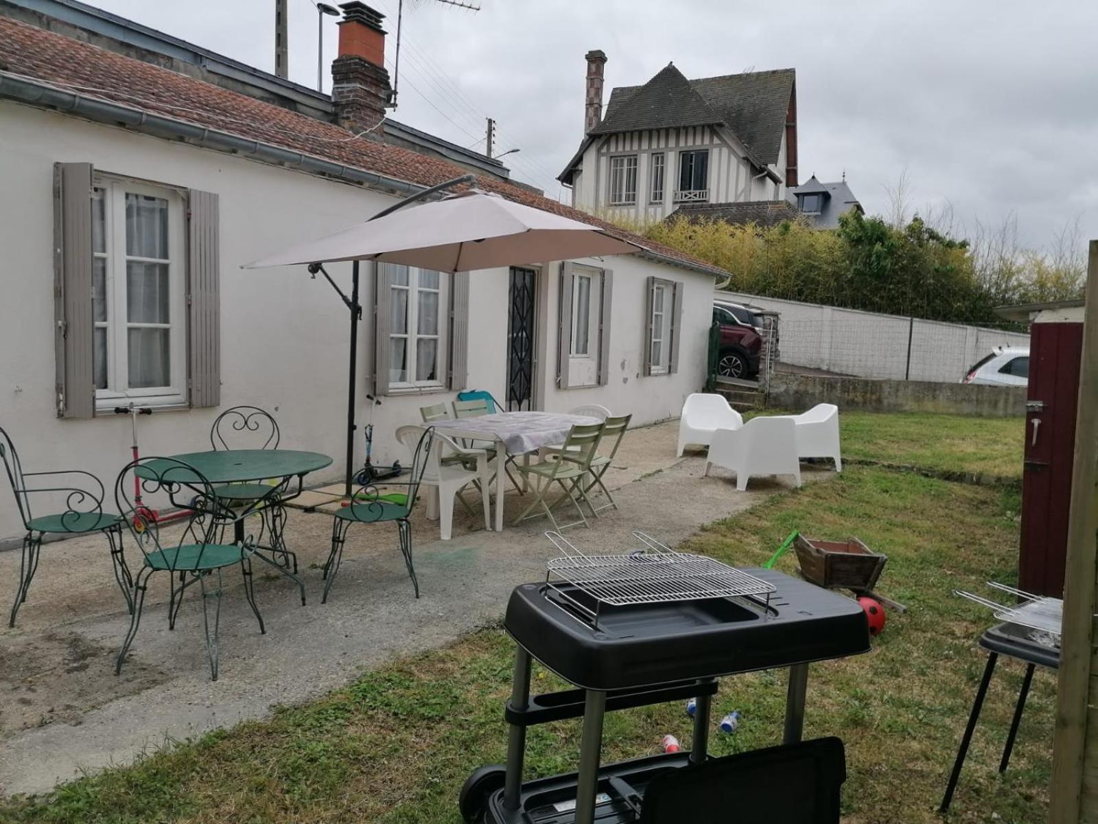 Maison De Villegiature A Trouville Sur Mer Bagian luar foto